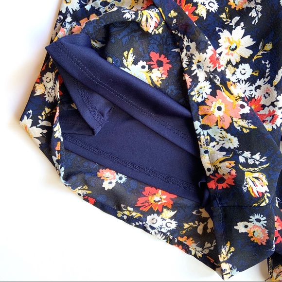 { xhilaration } Floral Romper Sz M - Picture 3 of 5